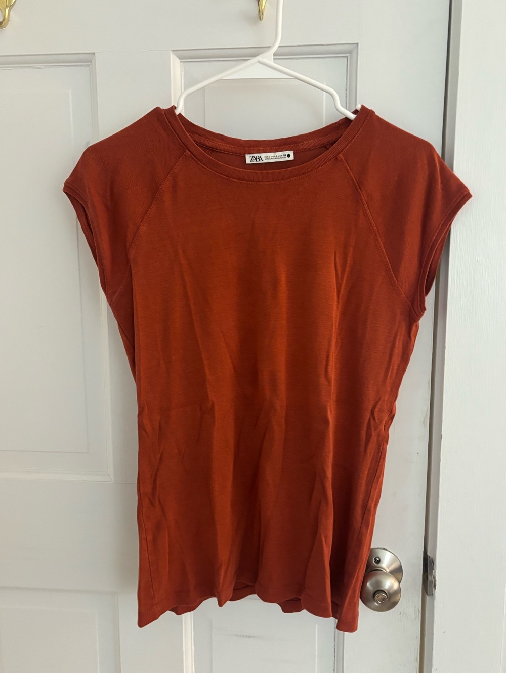 Zara Women's Short Sleeve Tee in Rust Orange